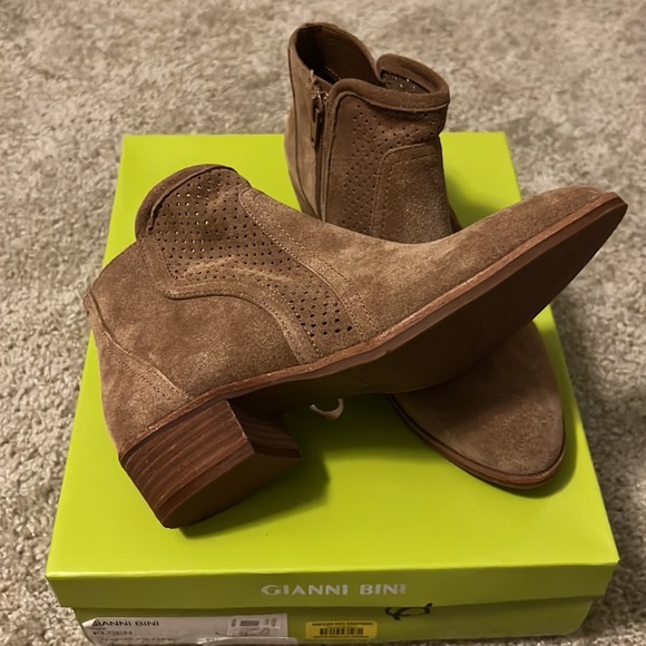Gianni Bini Ankle Boots - Picture 3 of 7